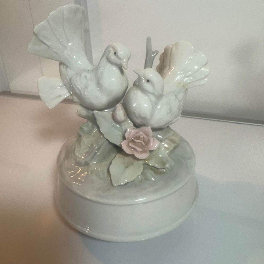 Vintage Porcelain Doves Music Box Pink Rose Romantic Figurine Decor Repaired